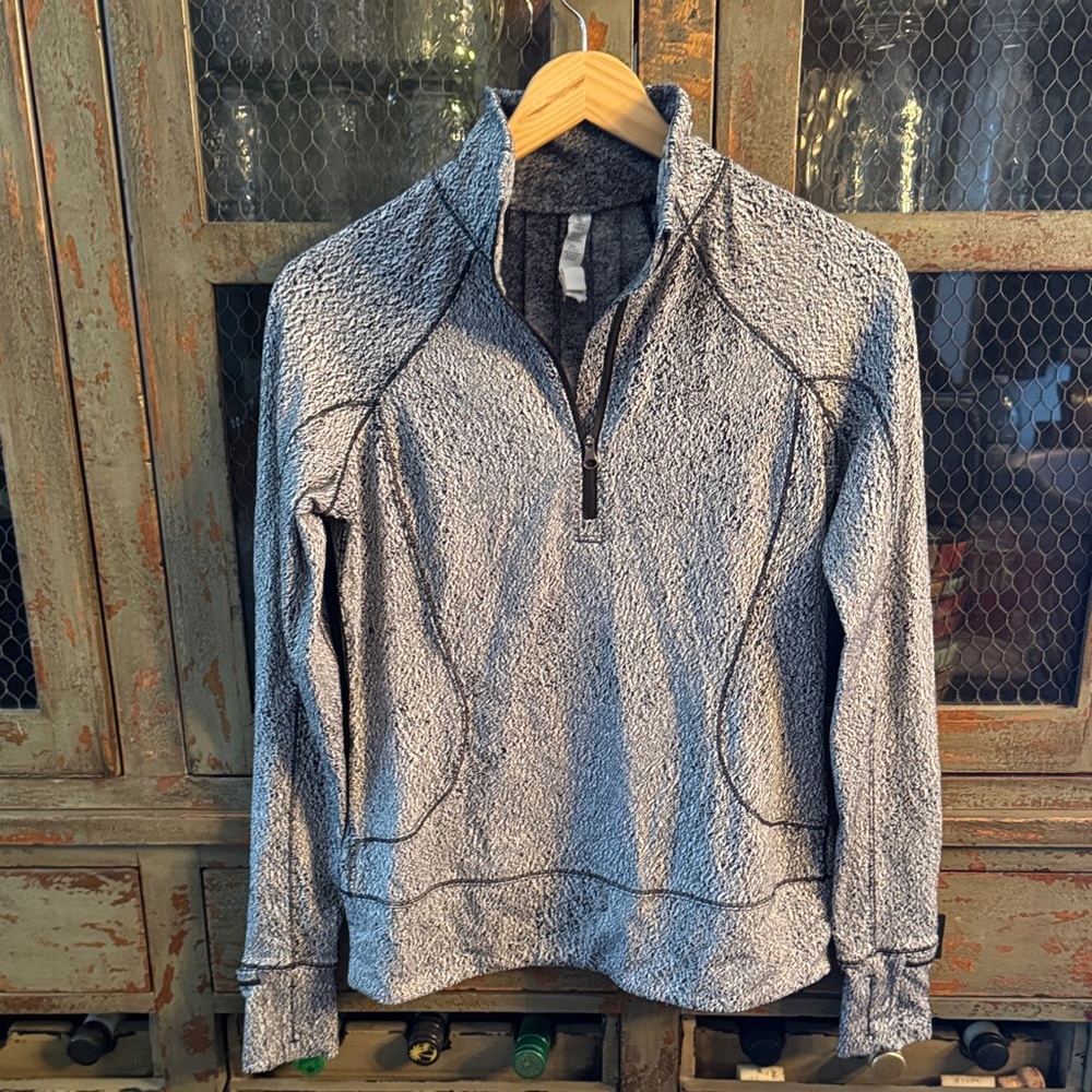 lululemon athletica Black and white Run top